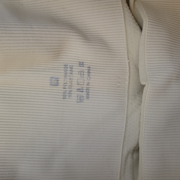 Shein leggings - Picture 2 of 3